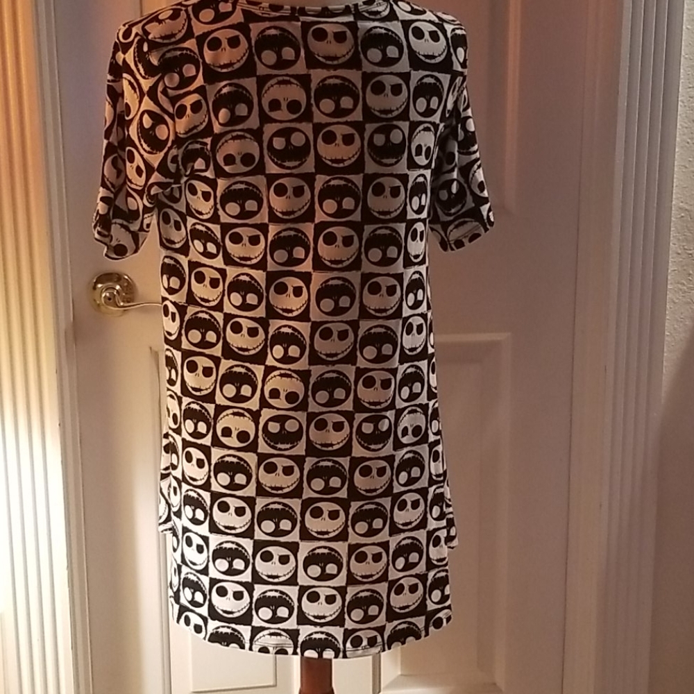 Top - Picture 2 of 3